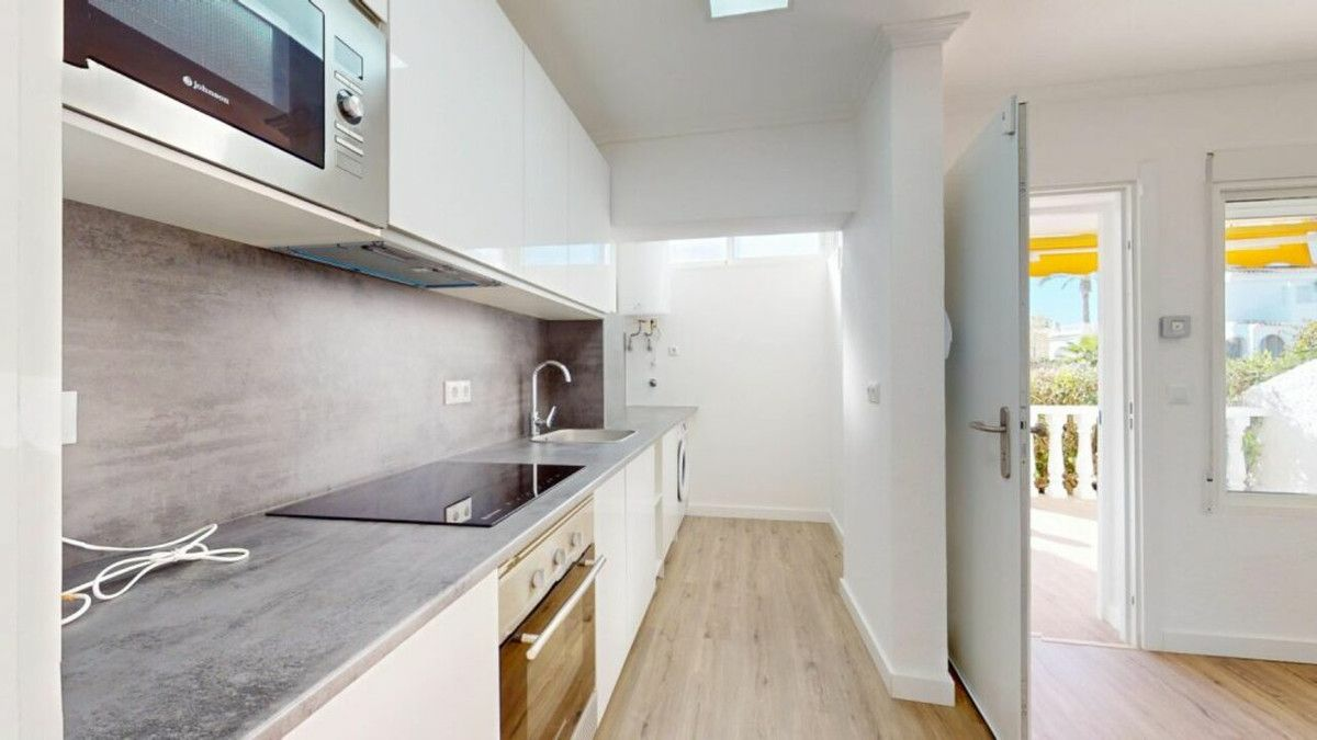 2-bedroom Apartment In Orihuela Costa, Spain (56 M²)