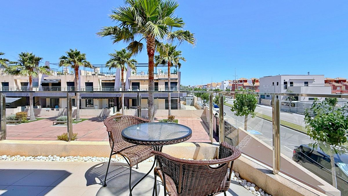 3-bedroom Apartment In Pilar De La Horadada, Spain (108 M²)