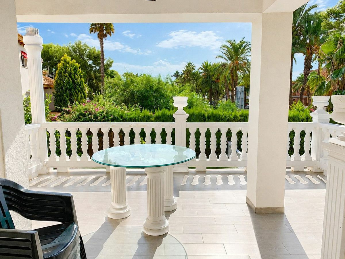 4-bedroom Villa In Orihuela Costa, Spain (233 M²)