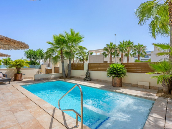 3-bedroom Villa In Benijofar, Spain (266 M²)