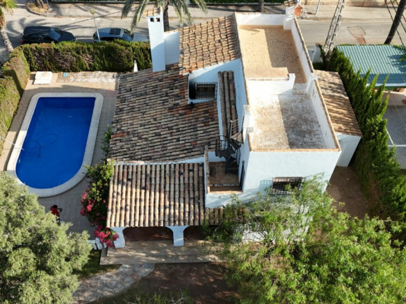 4-bedroom Villa In Cabo Roig, Spain (140 M²)