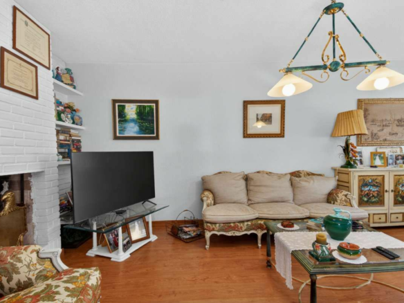 3-bedroom Villa In Santiago De La Ribera, Spain (308 M²)
