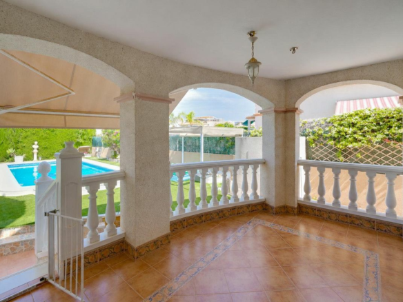 3-bedroom House In San Fulgencio, Spain (150 M²)