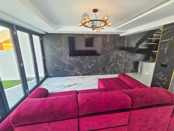 5-bedroom House In Los Urrutias, Spain (157 M²)