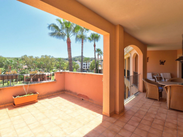 3-bedroom Penthouse In Calvià, Spain (160 M²)