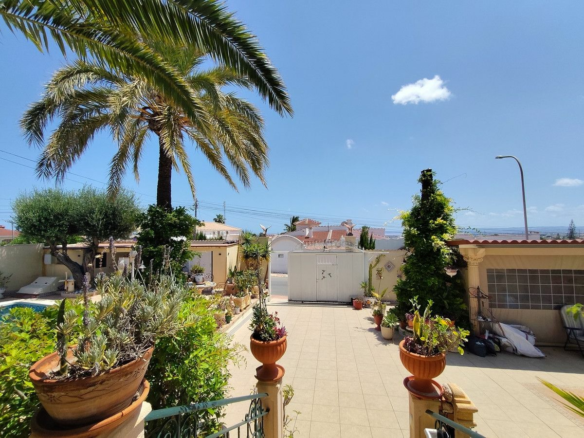 3-bedroom Villa In Rojales, Spain (140 M²)
