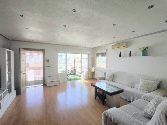 6-bedroom Villa In Orihuela Costa, Spain (160 M²)