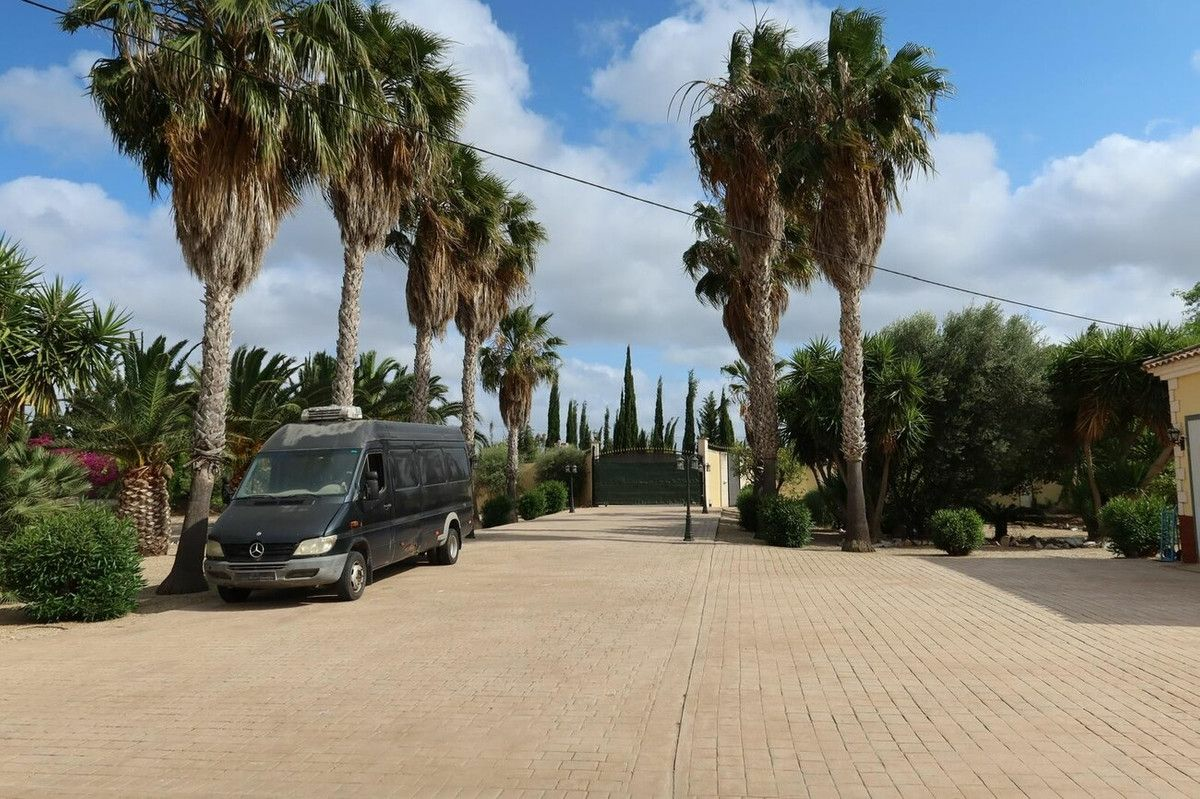 4-bedroom Country House In Orihuela, Spain (274 M²)