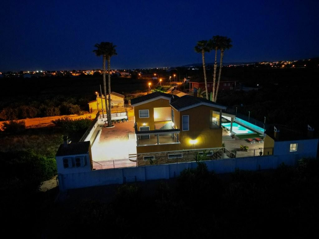 5-bedroom House In Orihuela, Spain (500 M²)