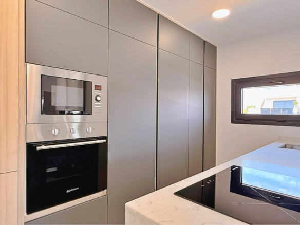 2-bedroom Apartment In Torrevieja, Spain (83 M²)