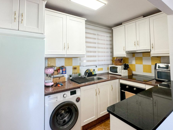 2-bedroom Apartment In Guardamar Del Segura, Spain (70 M²)