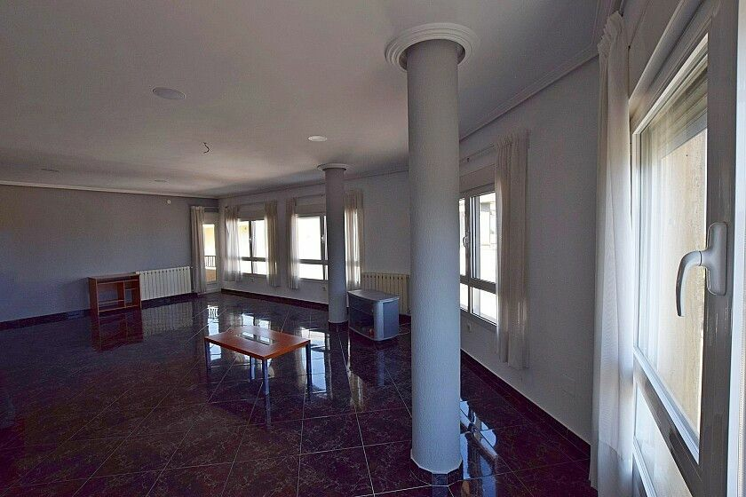 7-bedroom House In San Miguel De Salinas, Spain (400 M²)