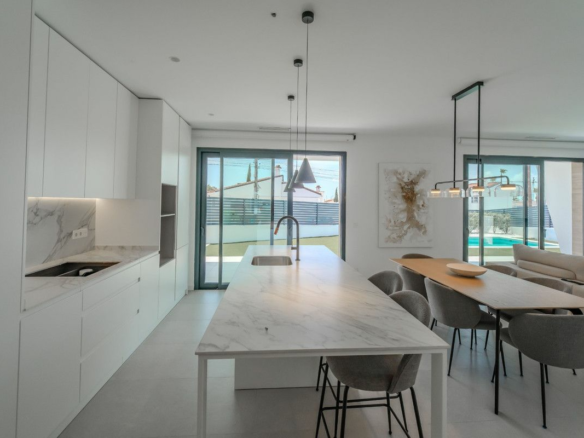 3-bedroom Villa In Rojales, Spain (156 M²)
