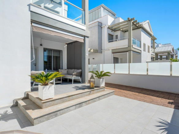 3-bedroom House In Daya Nueva, Spain (90 M²)