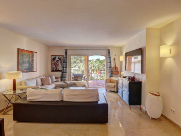 3-bedroom Penthouse In Calvià, Spain (194 M²)