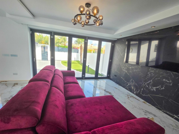 5-bedroom House In Los Urrutias, Spain (157 M²)