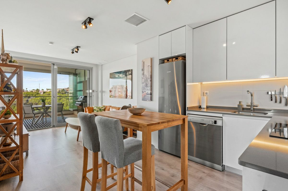 3-bedroom Apartment In Orihuela Costa, Spain (72 M²)