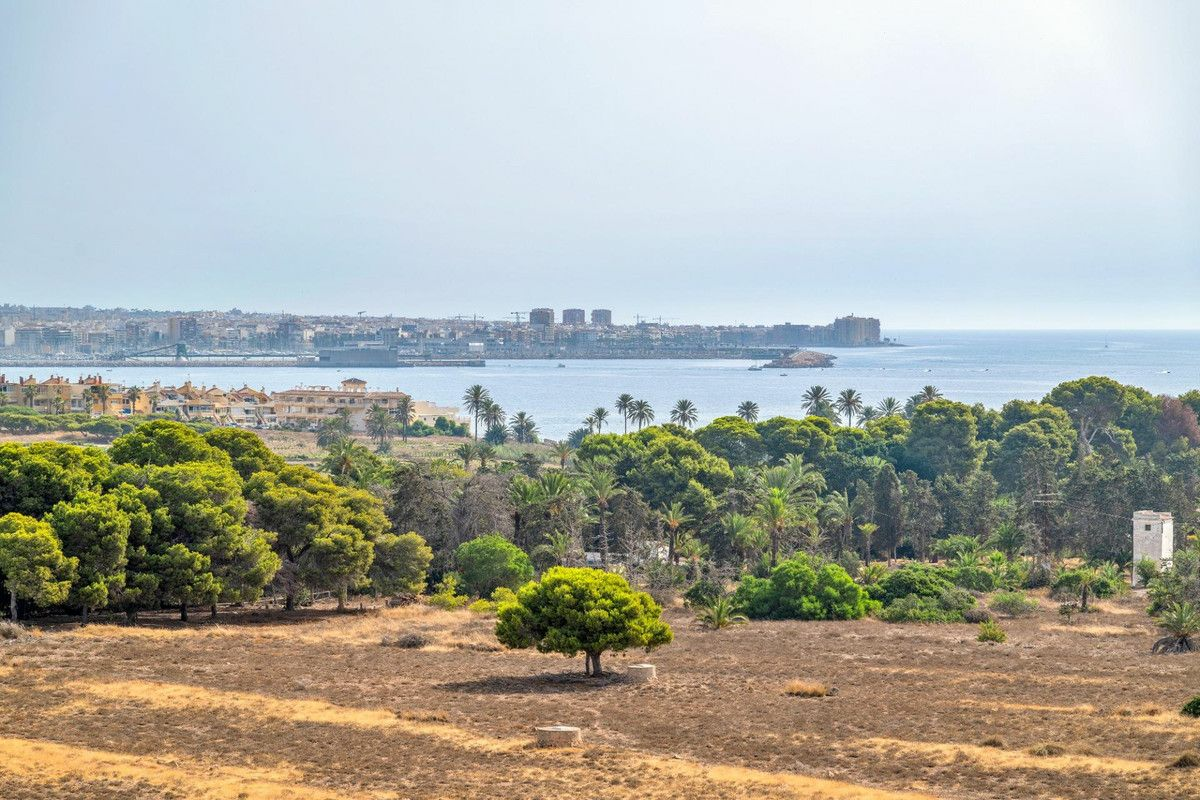 2-bedroom Apartment In Orihuela Costa, Spain (70 M²)