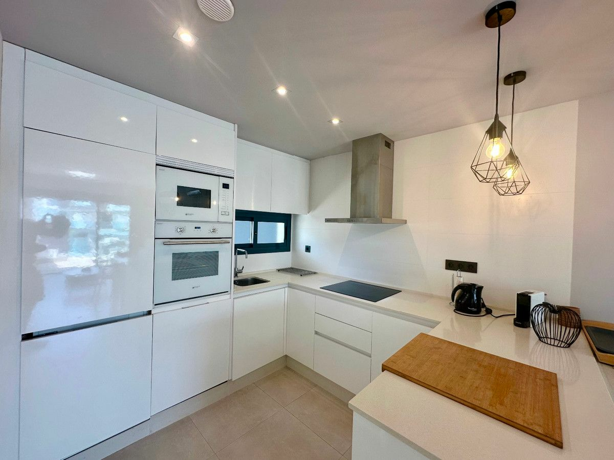 3-bedroom Apartment In Guardamar Del Segura, Spain (90 M²)