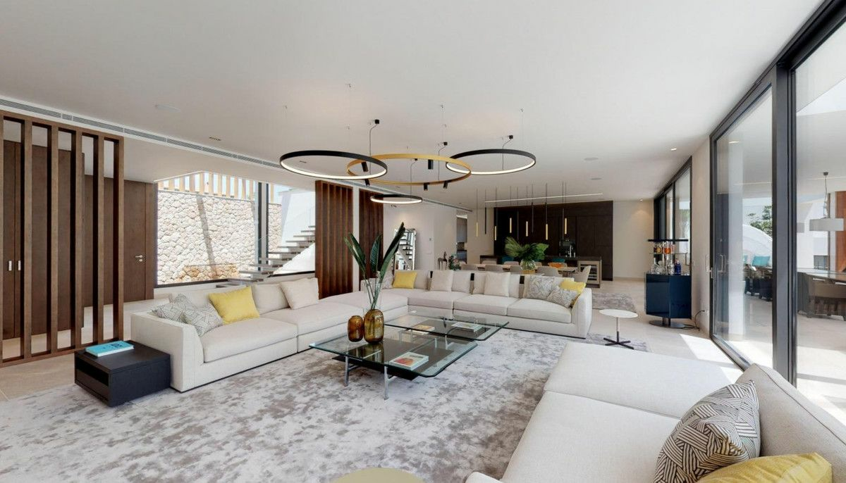 6-bedroom Villa In Calvià, Spain (748 M²)