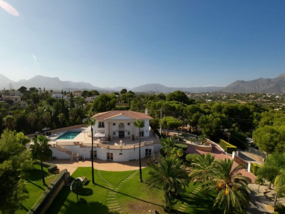 6-bedroom Villa In Altea, Spain (2.147 M²)