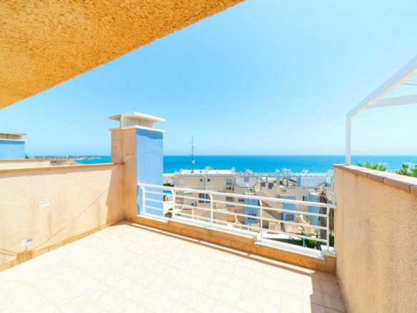 3-bedroom House In Orihuela Costa, Spain (177 M²)