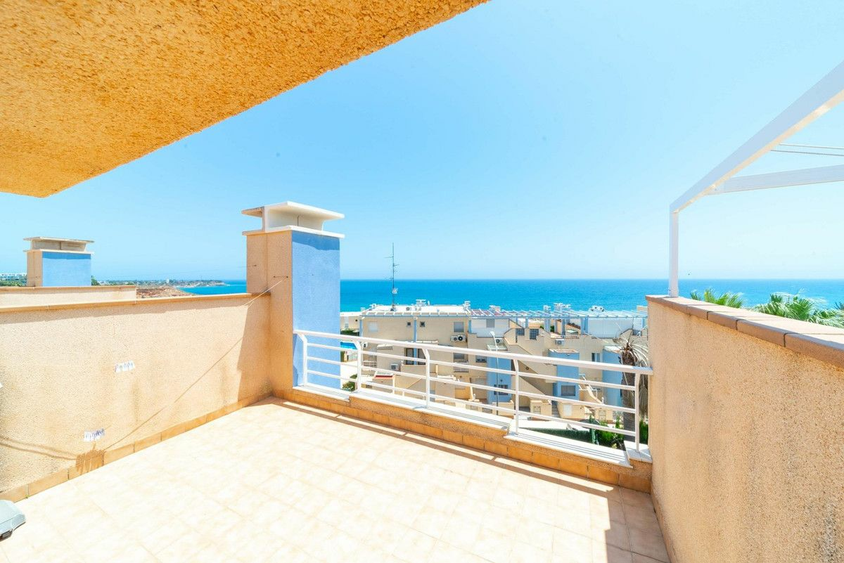 3-bedroom House In Orihuela Costa, Spain (177 M²)