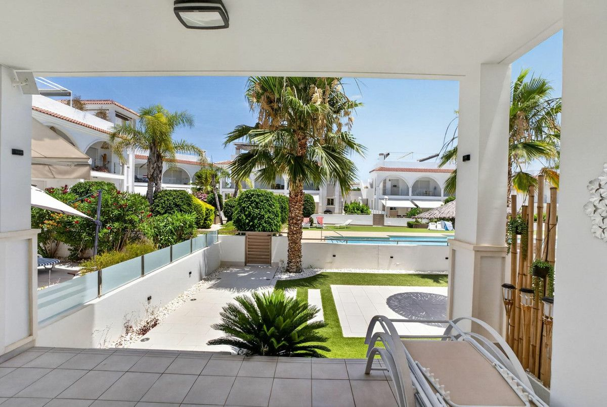 2-bedroom Apartment In Rojales, Spain (82 M²)