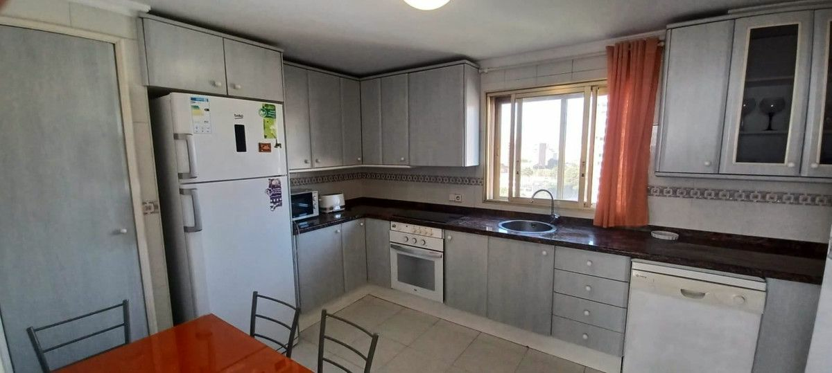 4-bedroom Apartment In Alicante, Spain (122 M²)