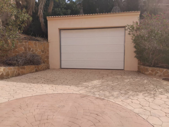 5-bedroom Villa In Algorfa, Spain (290 M²)