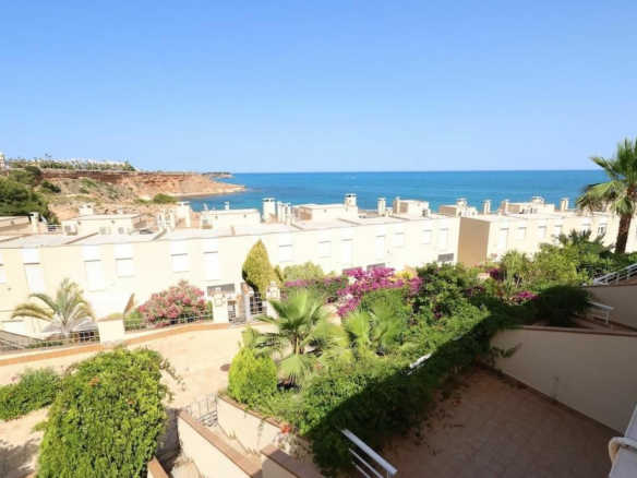 3-bedroom House In Orihuela Costa, Spain (164 M²)