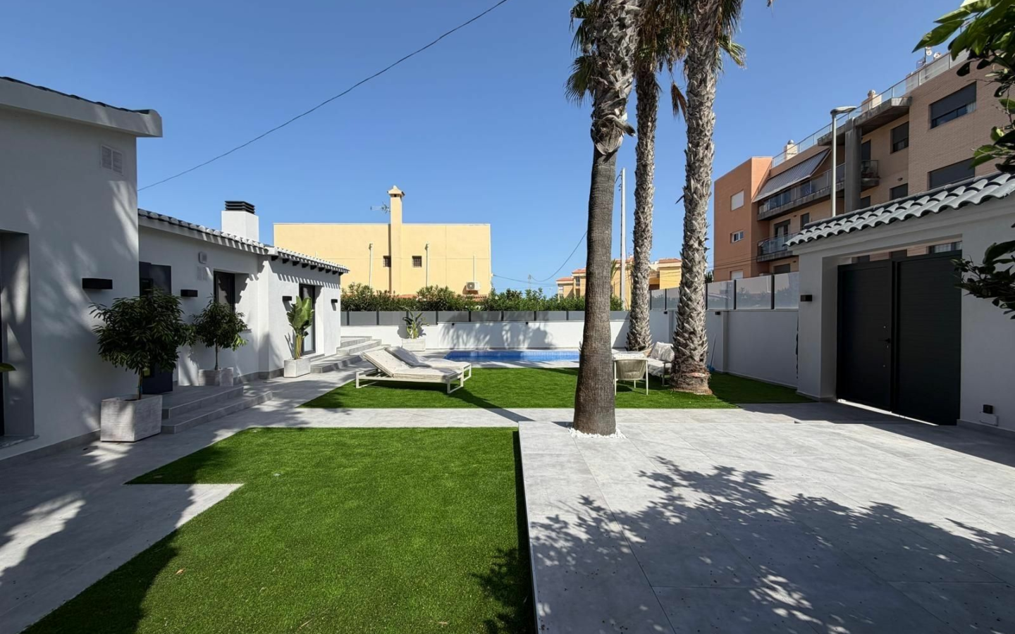 4-bedroom Villa In Torrevieja, Spain (103 M²)