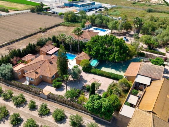 5-bedroom Villa In Rojales, Spain (195 M²)