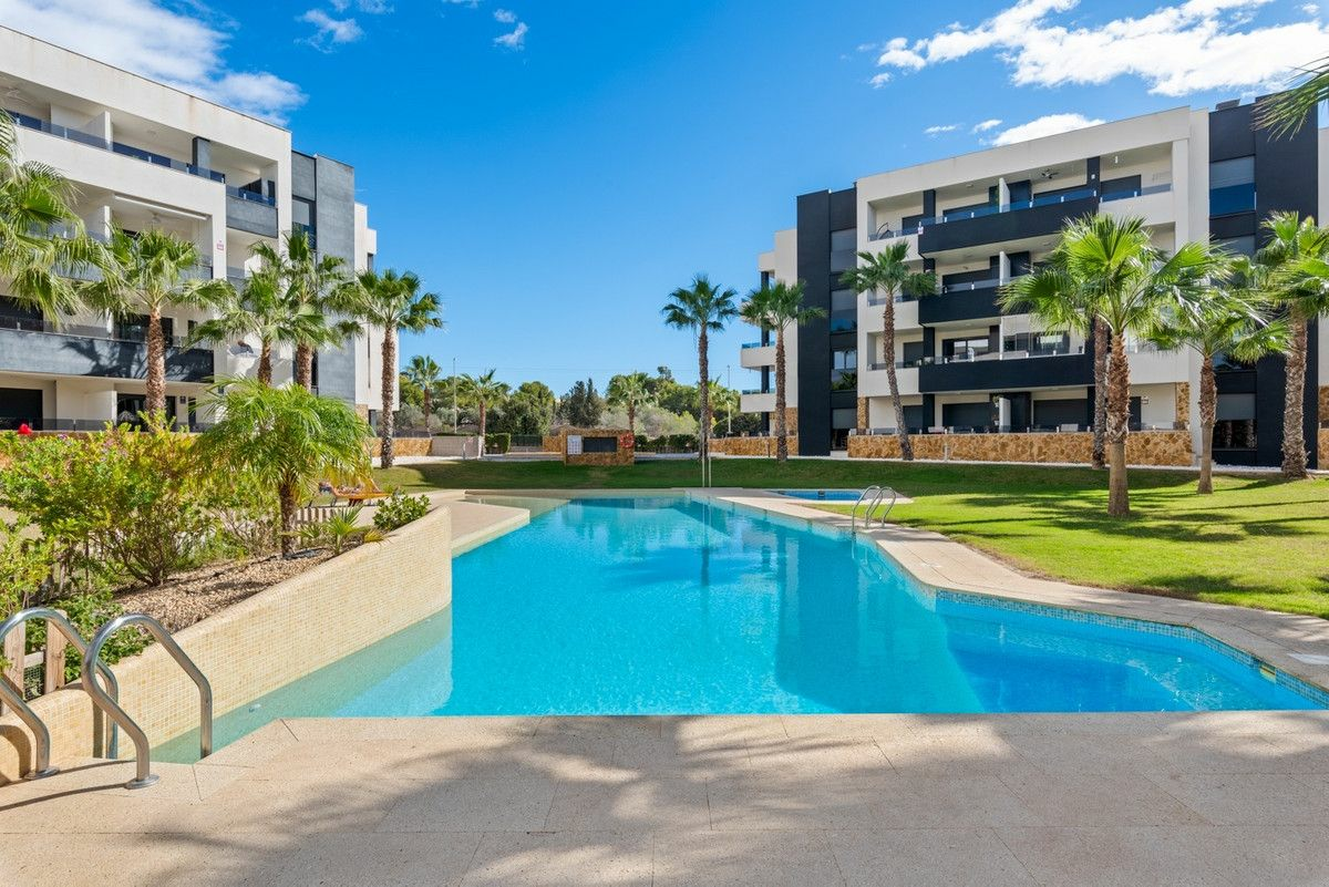 2-bedroom Apartment In Orihuela Costa, Spain (74 M²)