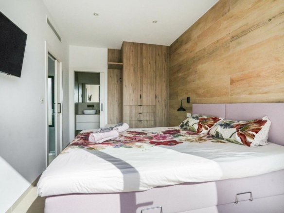 5-bedroom Villa In San Pedro Del Pinatar, Spain (143 M²)