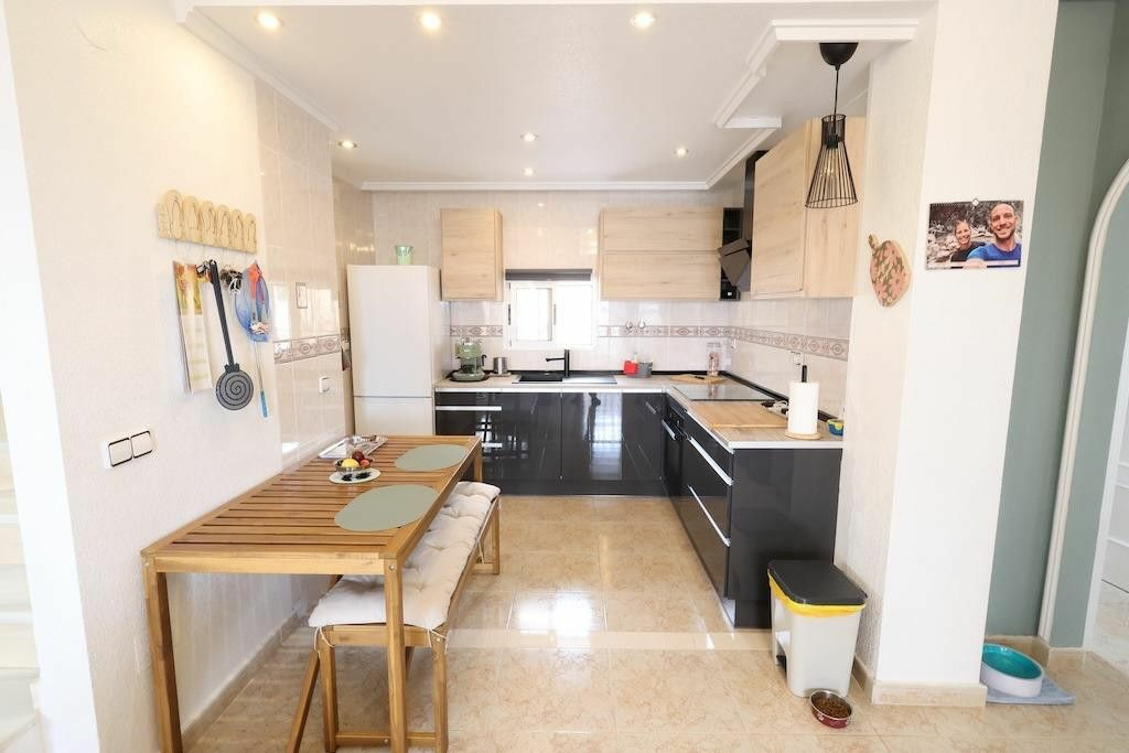 5-bedroom Villa In Orihuela Costa, Spain (208 M²)