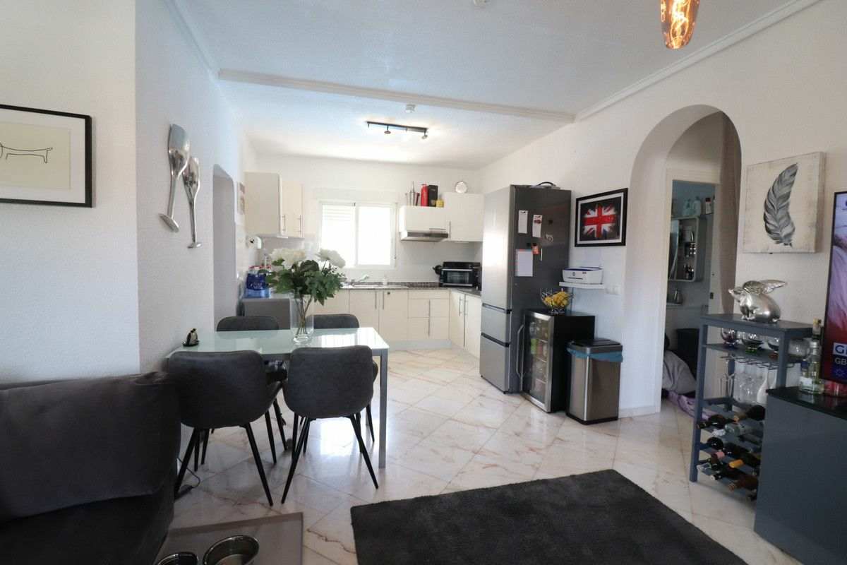 2-bedroom Villa In Orihuela Costa, Spain (70 M²)