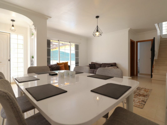 3-bedroom Villa In Los Montesinos, Spain (100 M²)
