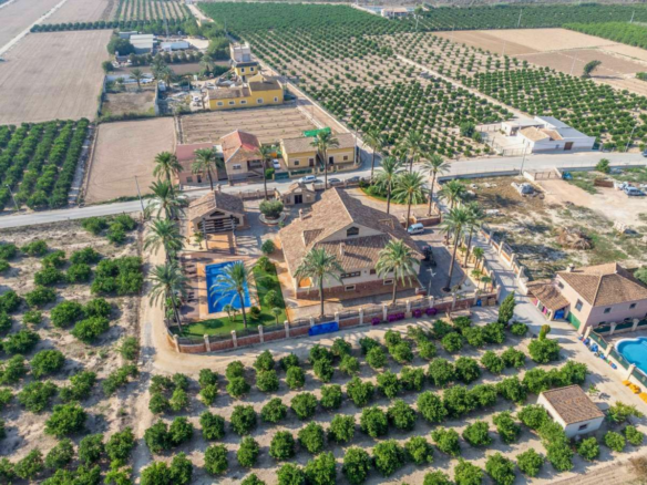 4-bedroom Villa In Orihuela, Spain (837 M²)