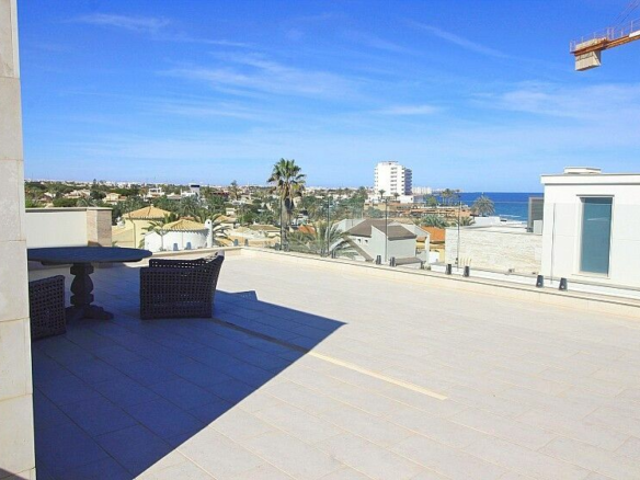 5-bedroom Villa In Orihuela Costa, Spain (306 M²)