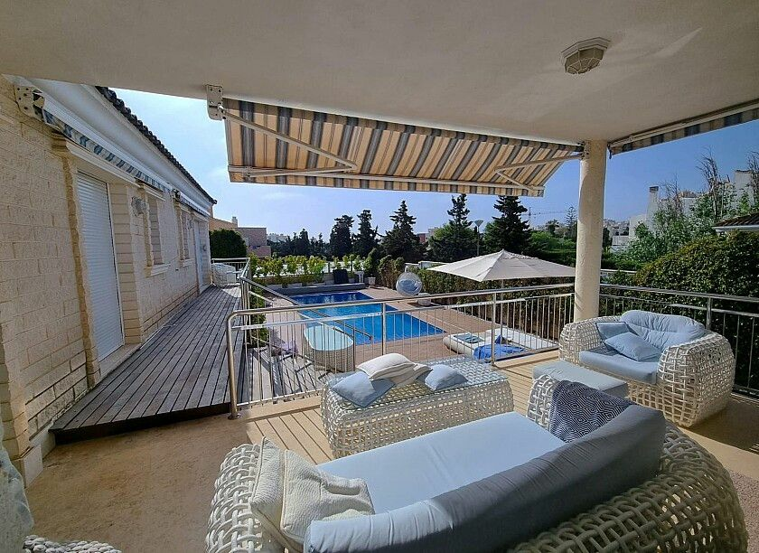5-bedroom Villa In Torrevieja, Spain (438 M²)