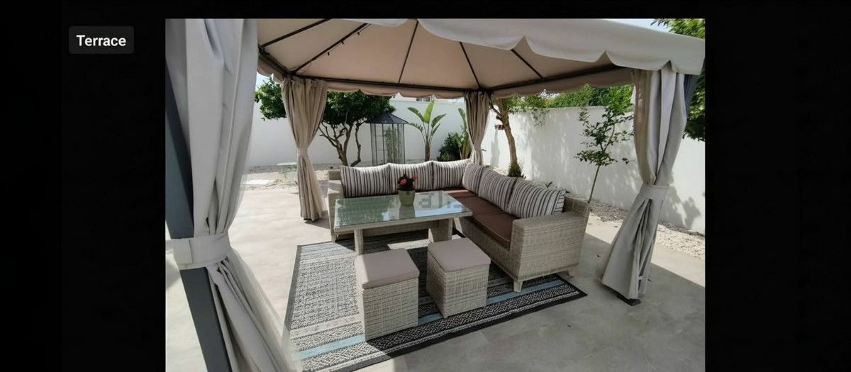 5-bedroom Villa In Torrevieja, Spain (199 M²)