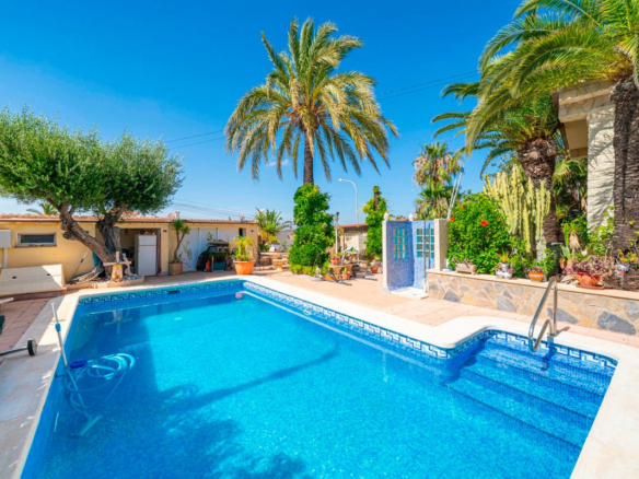 3-bedroom Villa In Rojales, Spain (146 M²)