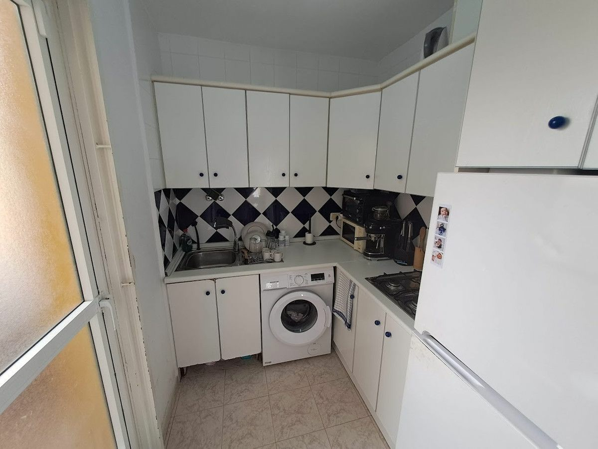 2-bedroom Apartment In Torrevieja, Spain (60 M²)