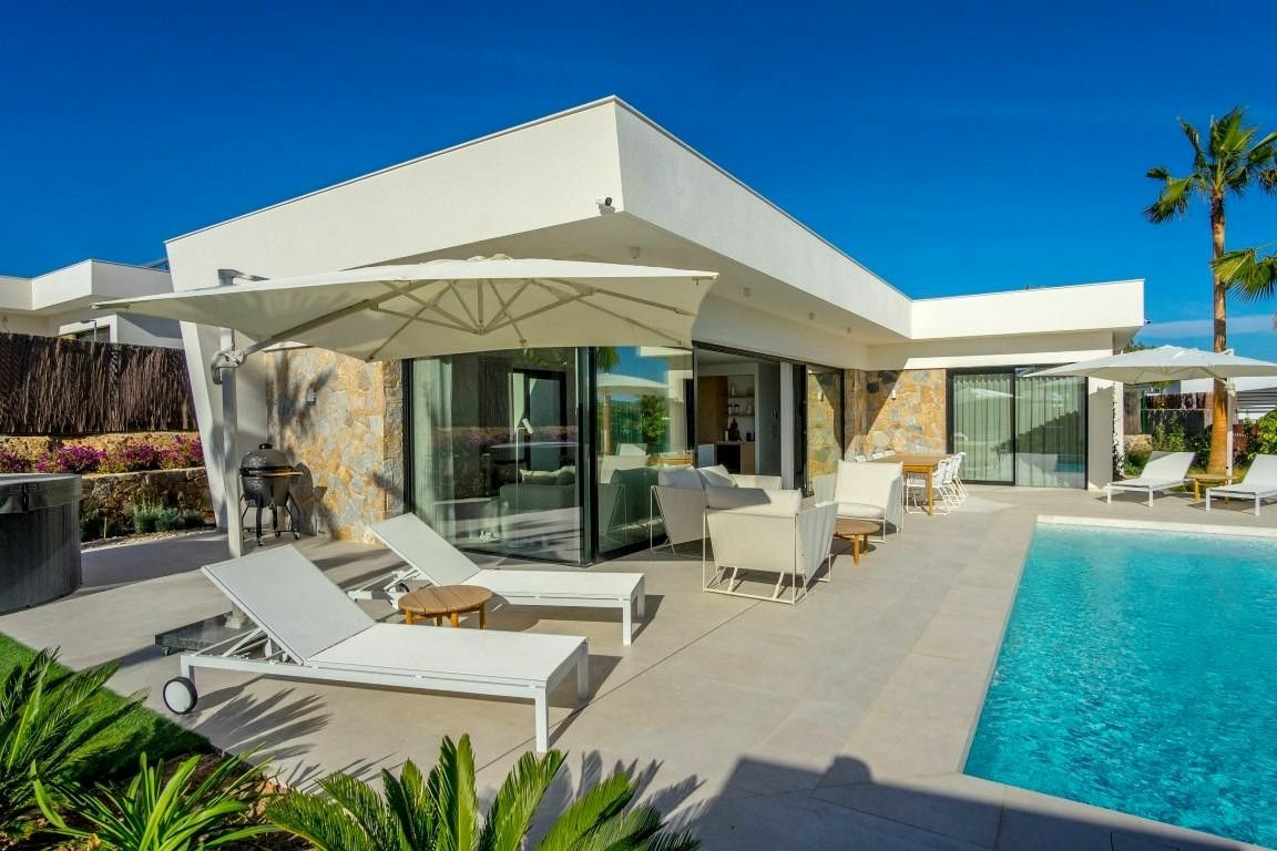 3-bedroom Villa In Orihuela, Spain (177 M²)