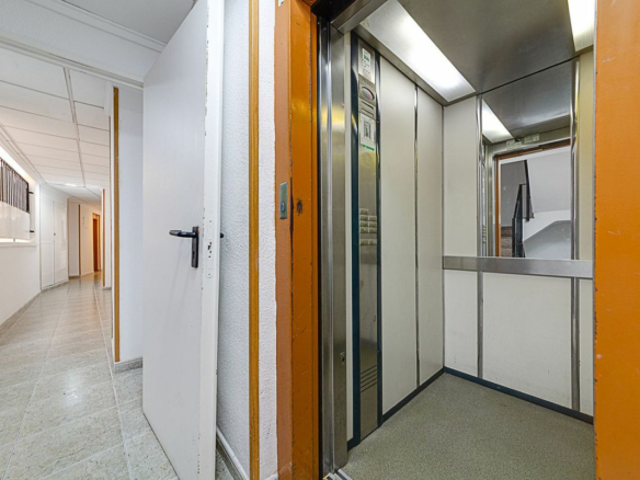 2-bedroom Apartment In Torrevieja, Spain (56 M²)