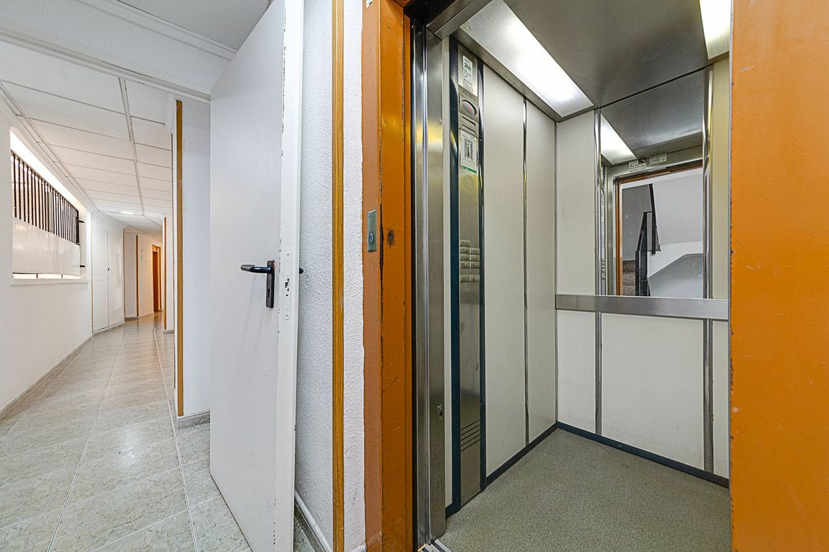 2-bedroom Apartment In Torrevieja, Spain (56 M²)