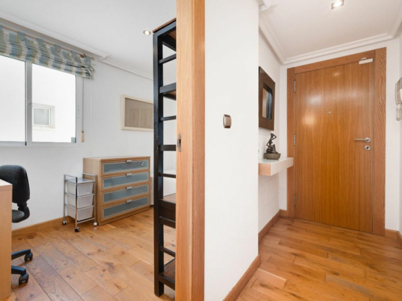 3-bedroom Apartment In Torrevieja, Spain (105 M²)