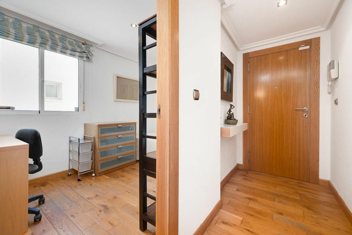 3-bedroom Apartment In Torrevieja, Spain (105 M²)