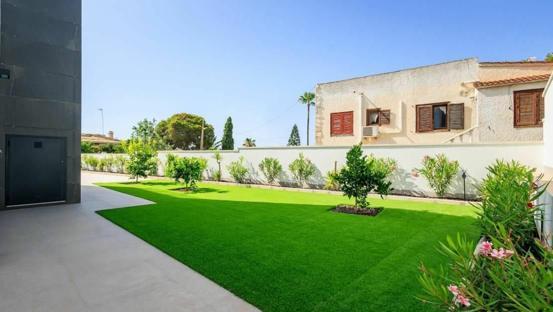 3-bedroom House In Orihuela, Spain (190 M²)
